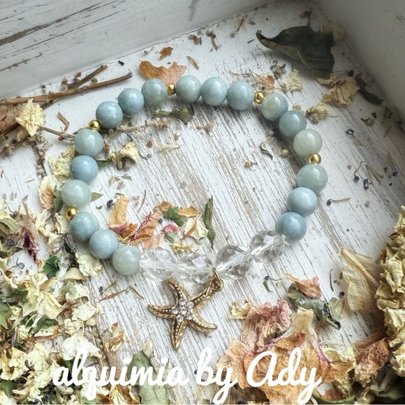 Charms adorned chunky beaded bracelet with aquamarine - Picture 1 of 1